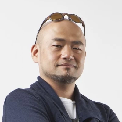 Hideki Kamiya Foto de Hideki Kamiya