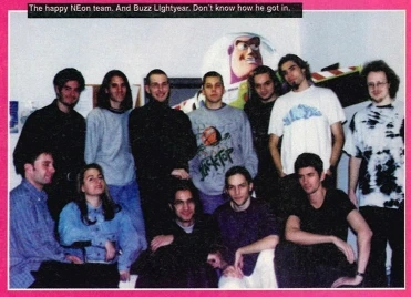 <p>Foto da equipe publicada na revista Sega Power 87.</p>