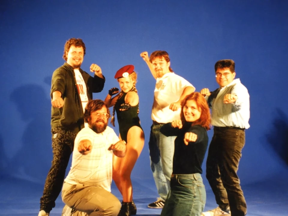 <p>Foto da Equipe durante as filmagens.</p>
<p>Da esquerda para direita: Leif Marwede, Richard Ditton, Kylie Minogue, Alan Noon, Elaine Hodgson e Ralph Melgosa.</p>